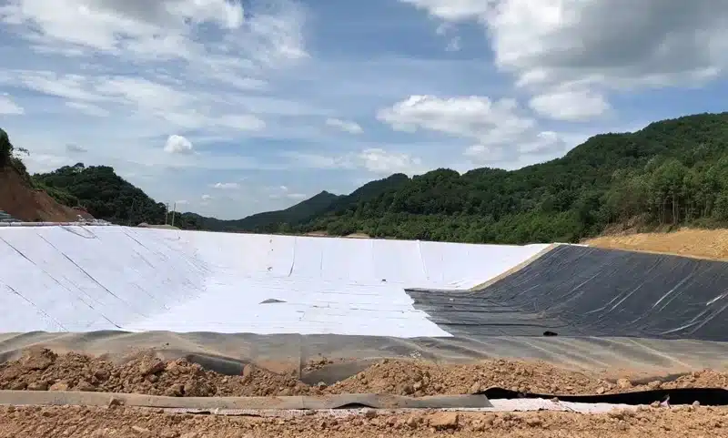 What are composite geomembrane used for?