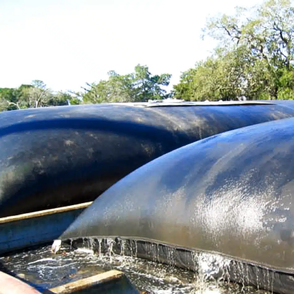 How does a geotube work?