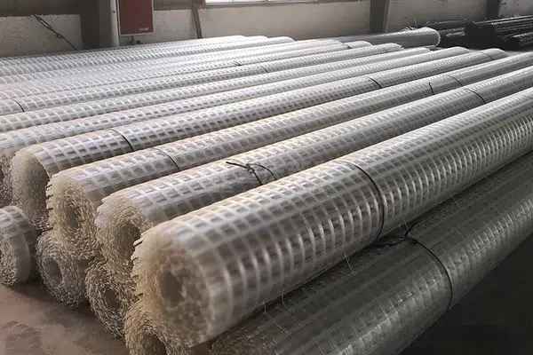 Revisión del material de geocélula HDPE para manejo del sitio y anclaje