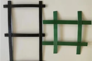 Polyester geogrid roll sample for asphalt reinforcement and soil stabilization
