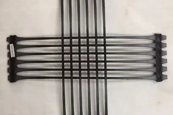 Uniaxial geogrid roll used for retaining wall and slope soil reinforcement
