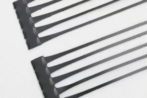 Uniaxial geogrid roll for retaining-wall reinforcement direction review