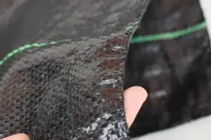 Woven polypropylene geotextile roll used for separation and stabilization planning