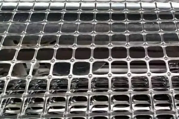 Geogrid Installation for tensile direction and placement orientation