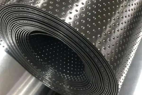 Textured liner surface for mining slope review